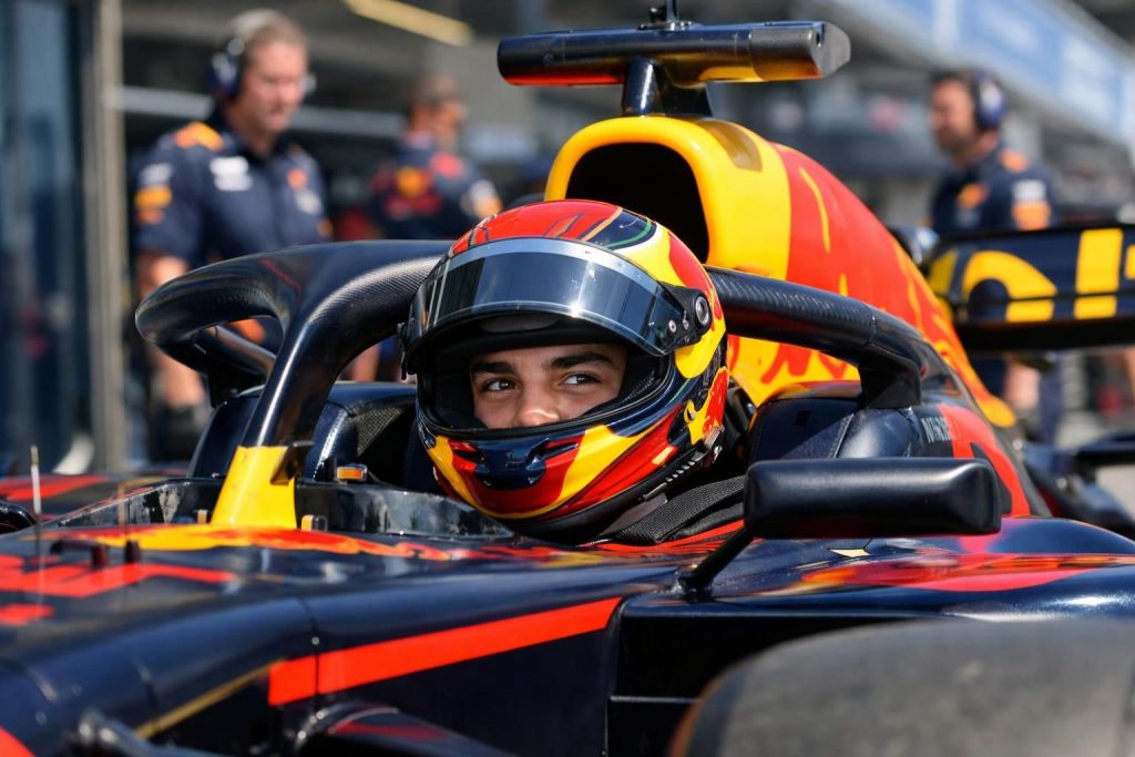 découvrez les impressions d'isack hadjar après ses premiers tours au volant de la red bull en formule 1, avec des sensations qualifiées de « vraiment impressionnantes ».