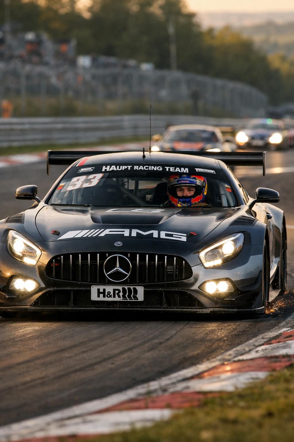 revivez la victoire impressionnante de max verstappen aux 4 heures du nürburgring, une démonstration d'endurance et de maîtrise sur le circuit mythique.