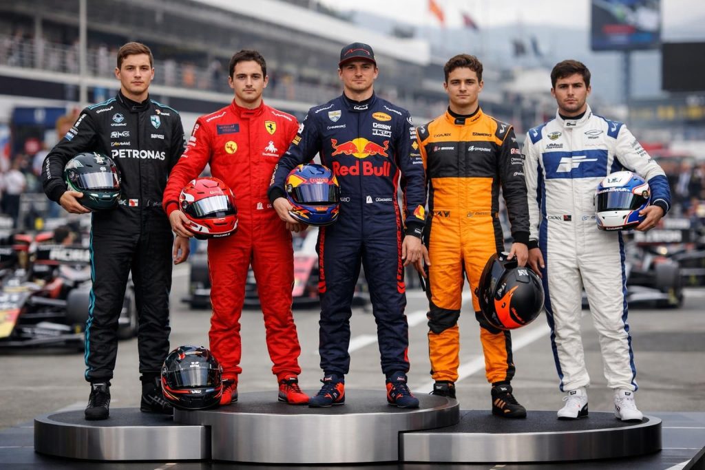découvrez quels pilotes de formule 1 gagnent les salaires les plus élevés cette saison et plongez au cœur des rémunérations des stars de la course automobile.