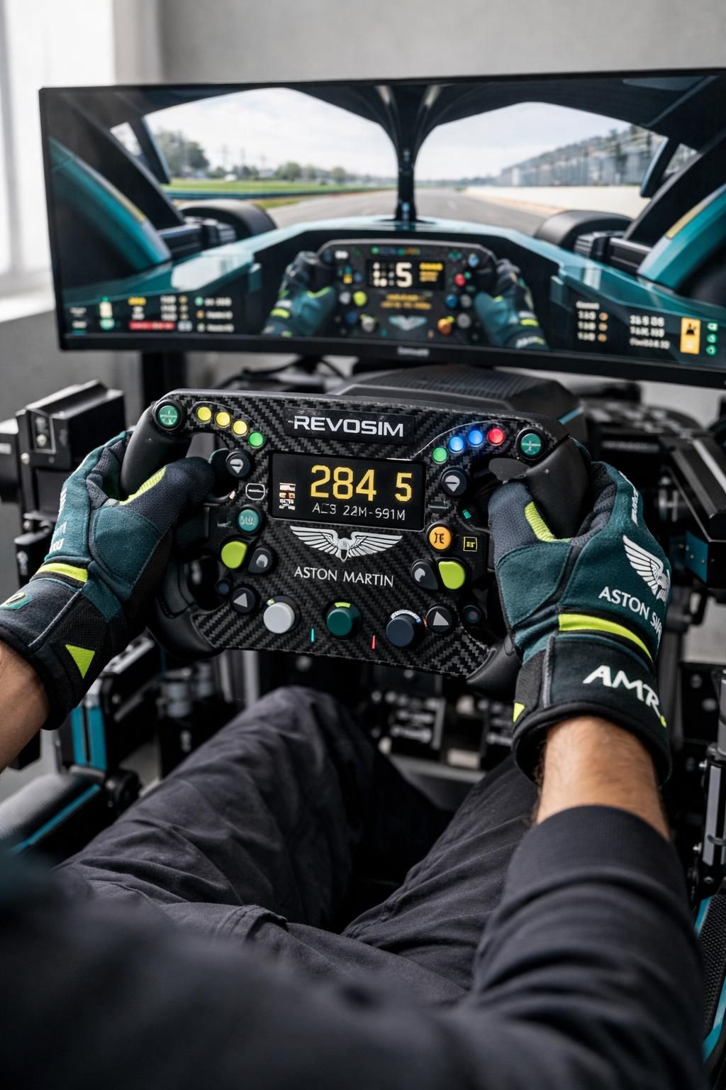 plongez dans l'univers du sim-racing avec nacon, dominants la piste grâce à aston martin f1 et vivez l'adrénaline intense du wrc pour une expérience de course inoubliable !