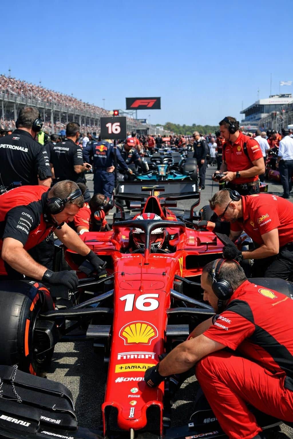 suivez en direct toute l'actualité de la f1 2026 : calendrier complet, résultats en temps réel, et découvrez les coulisses des pilotes et des écuries.