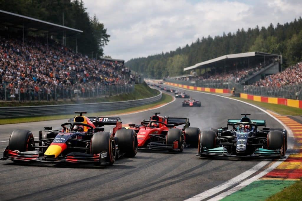 revivez en intégralité le grand prix de belgique de formule 1 avec toutes les moments forts, les dépassements et les stratégies qui ont marqué cette course passionnante.