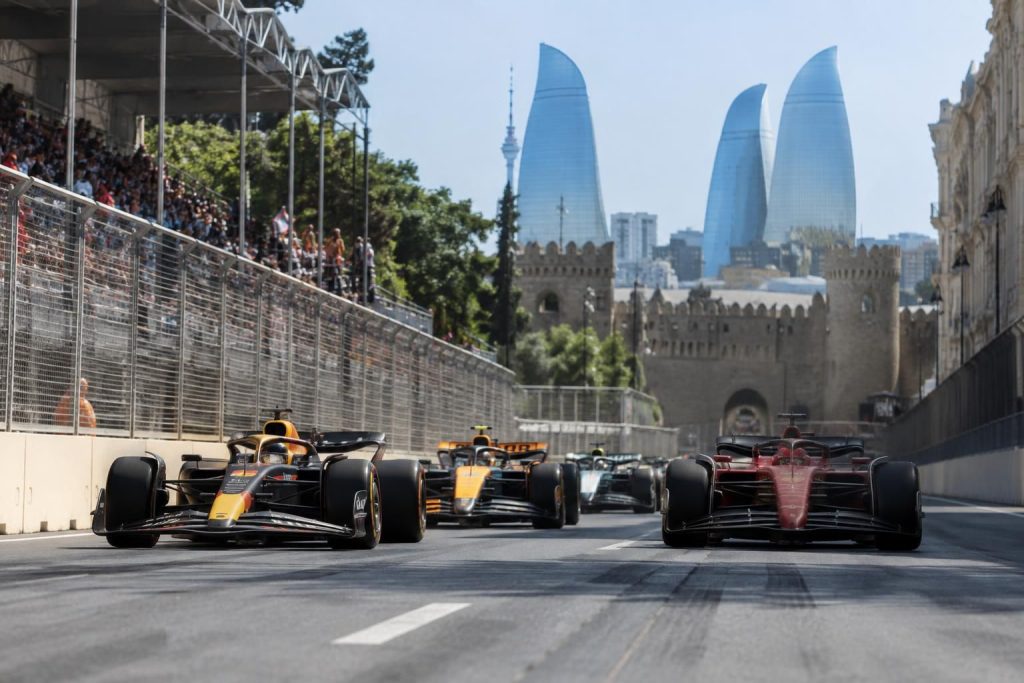 le grand prix d’azerbaïdjan se dispute exceptionnellement un samedi : découvrez pourquoi la formule 1 a modifié son calendrier.