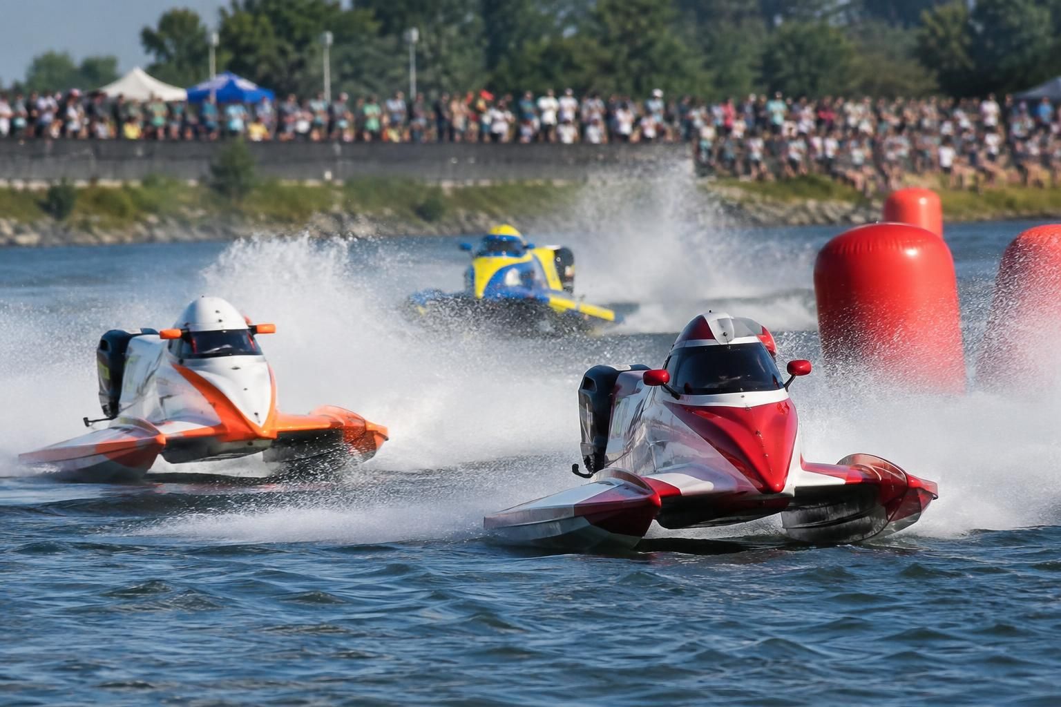 découvrez le résumé du championnat du monde de motonautisme en formule 1 : temps forts, résultats et informations sur sa diffusion à la télévision.