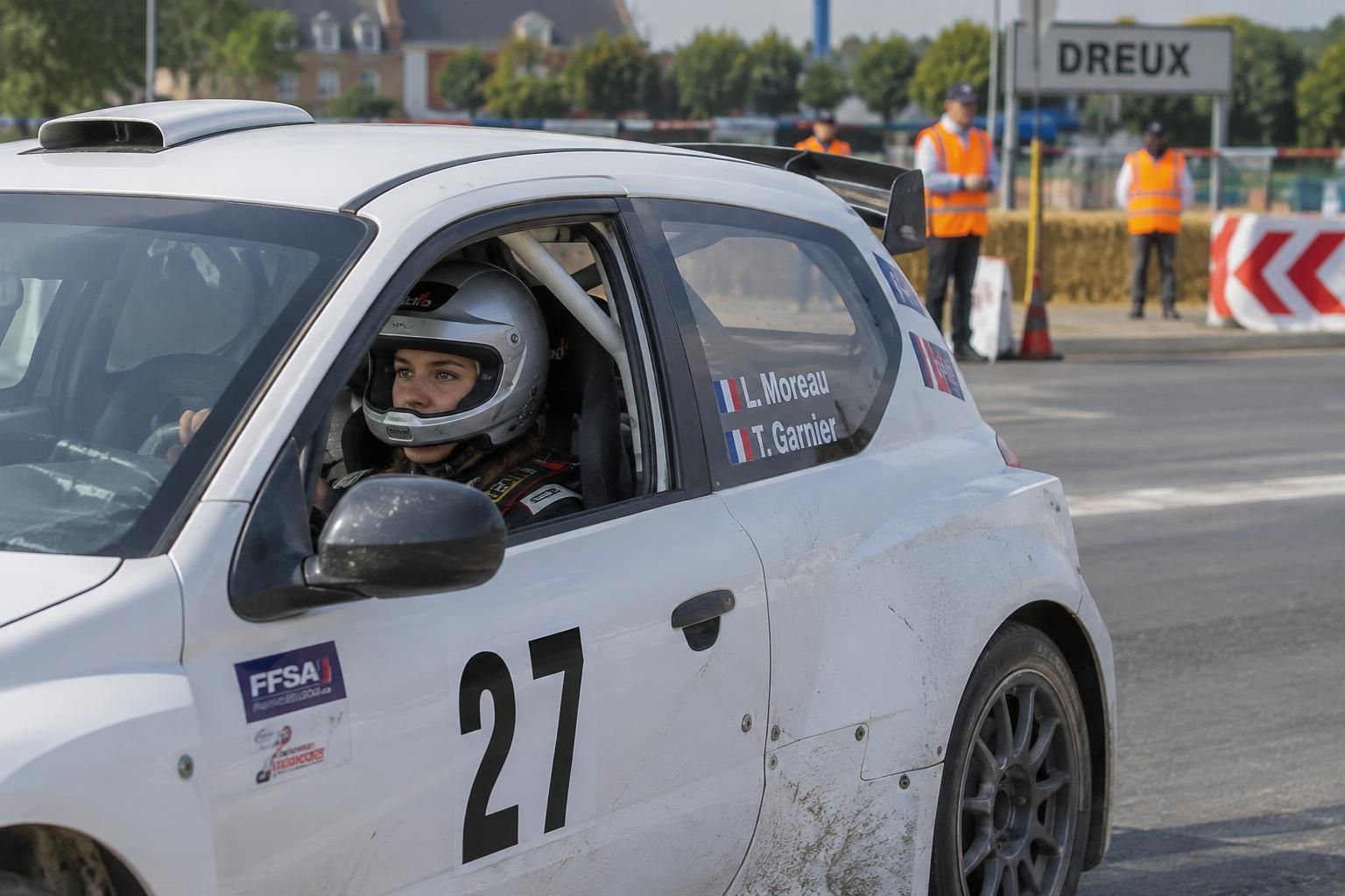 à dreux, les jeunes pilotes français disputent la dernière sélection du rallye jeunes ffsa yacco pour décrocher leur place dans la suite du programme.