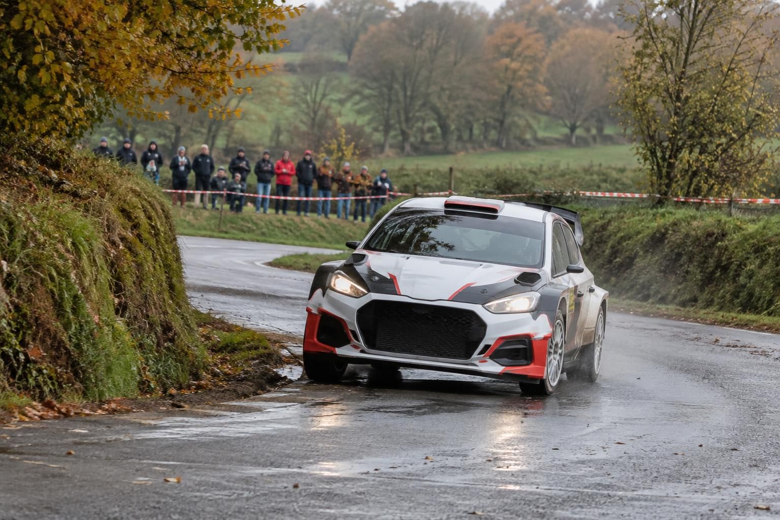 revivez en images la cinquième victoire de marc amourette au 34e rallye des boucles de seine.