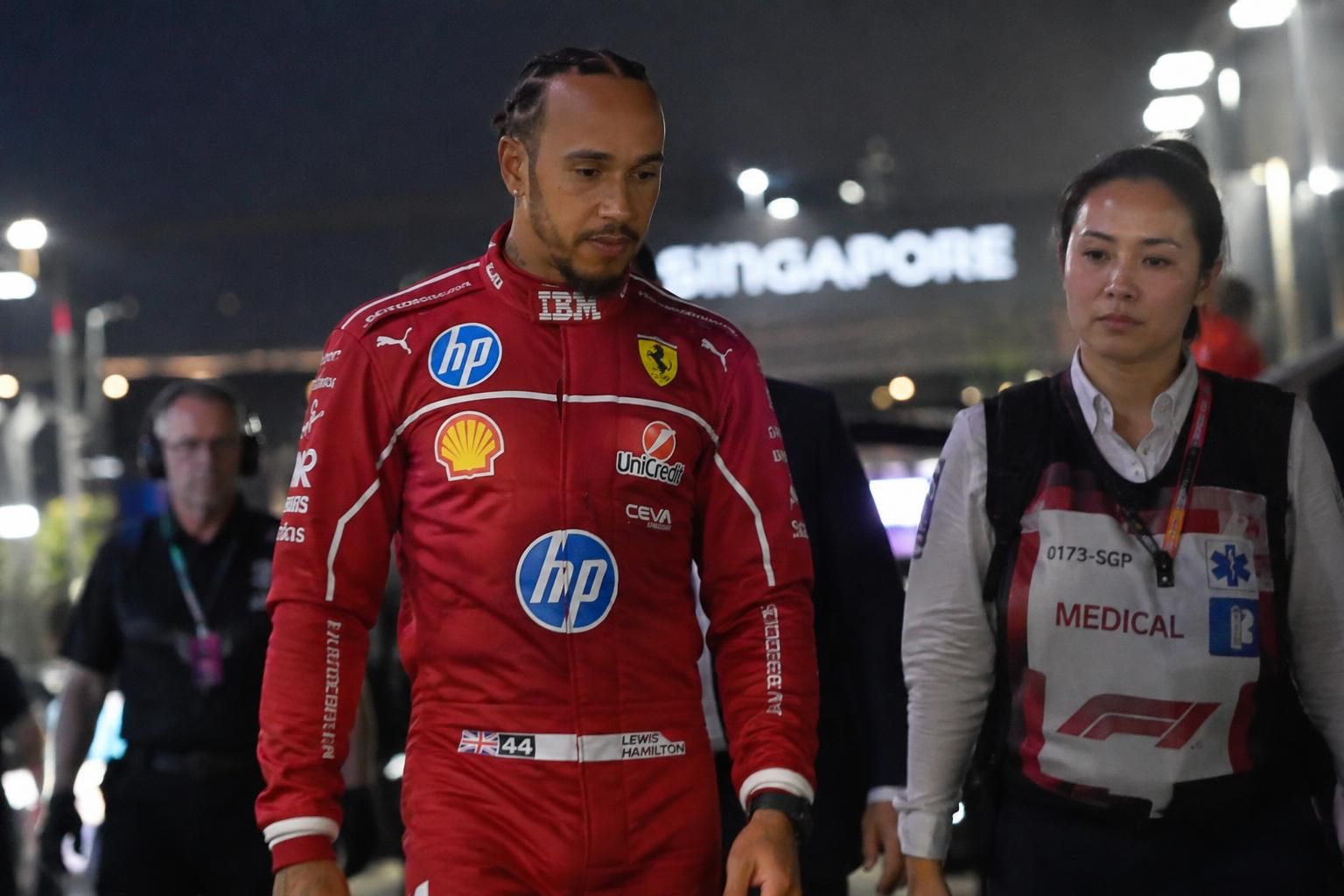 pourquoi lewis hamilton s’est-il rendu au centre médical après le grand prix de formule 1 ? découvrez les circonstances et les dernières informations sur son état.