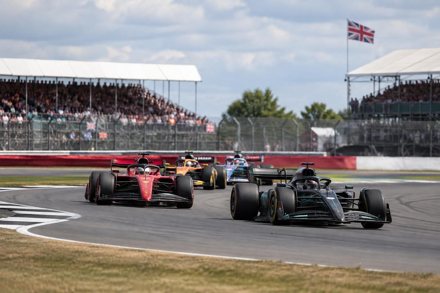 retrouvez les épisodes, le casting et les horaires de diffusion à la télévision du grand prix de grande-bretagne de formule 1.