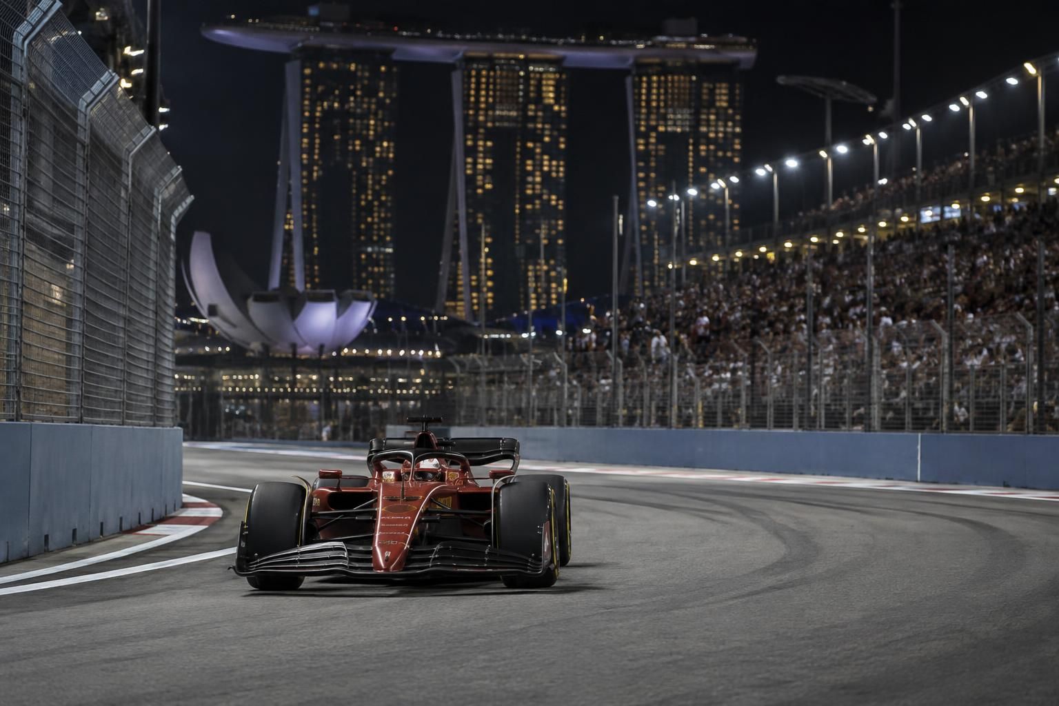 découvrez l’heure de départ du sprint du gp de singapour de formule 1 et la chaîne pour suivre la course en direct.