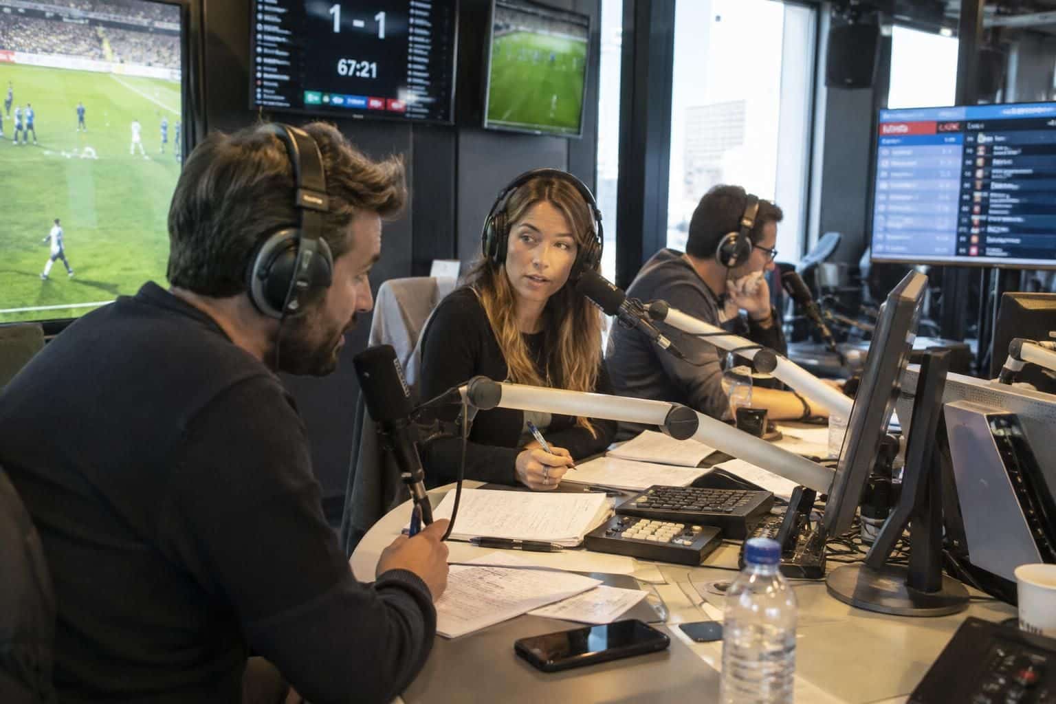 revivez les grands moments sportifs du week-end avec le podcast intégrale sport : analyses, résultats et temps forts de notre émission en direct.