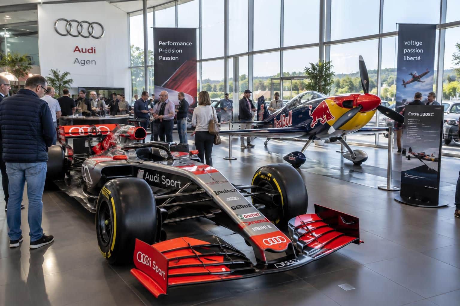 près d’agen, découvrez une monoplace audi de formule 1 et un avion de compétition, deux machines d’exception à admirer.